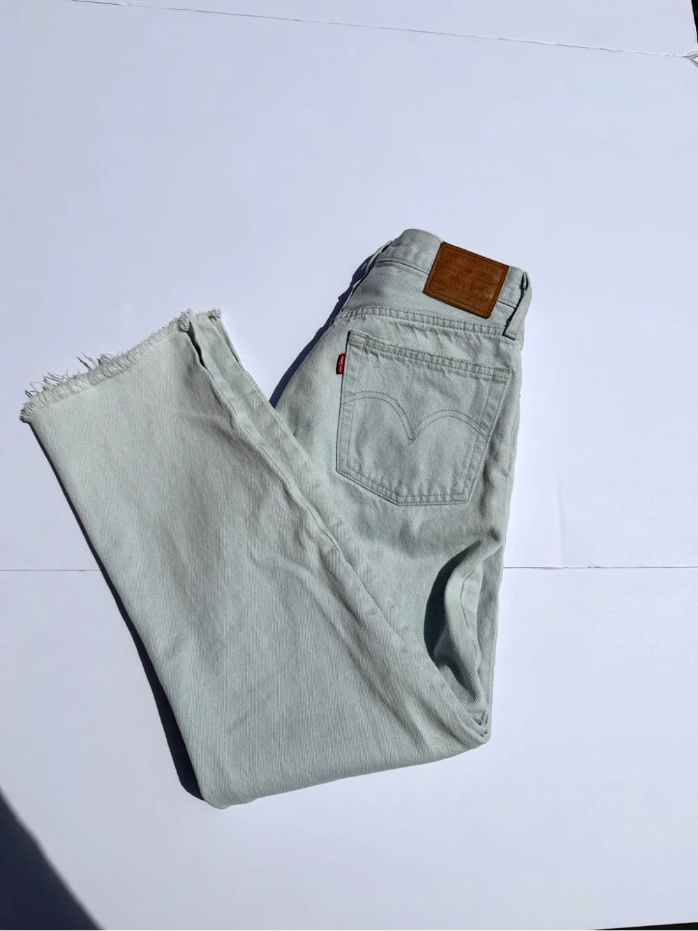 Levi's 501 Premium Light Blue Raw Hem Crop Button Fly Jeans W26 L26